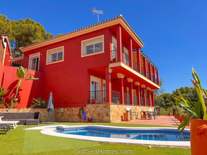 4 slaapkamer Villa te koop in Torremolinos