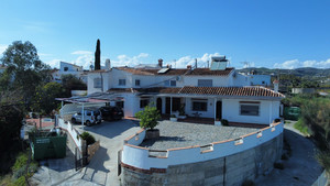 4 slaapkamer Villa te koop in Velez-Malaga