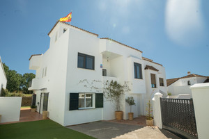 4 slaapkamer Villa te koop in Rincon de la Victoria