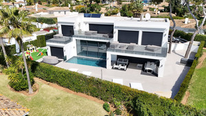 4 slaapkamer Villa te koop in Marbella