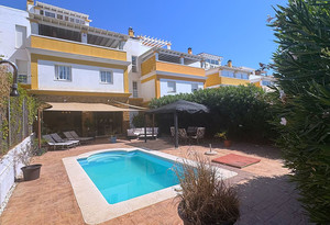 4 slaapkamer Rijtjeshuis te koop in Mijas