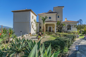 7 slaapkamer Villa te koop in Estepona