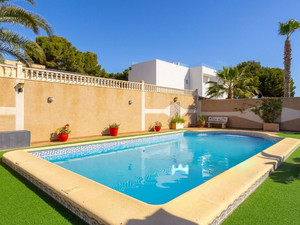 4 slaapkamer Villa te koop in Torrevieja