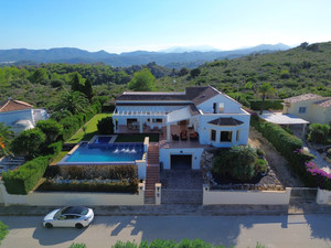 4 slaapkamer Villa te koop in Denia