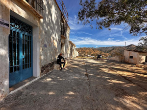 Grondstuk te koop in Almogia