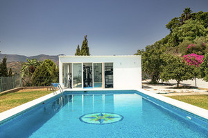 3 slaapkamer Villa te koop in Estepona