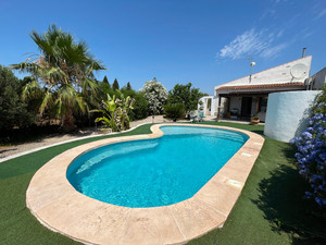 4 slaapkamer Villa te koop in Daya Nueva