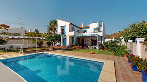 4 slaapkamer Villa te koop in Velez-Malaga
