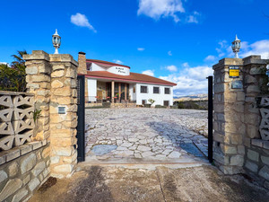 6 slaapkamer Villa te koop in Elda