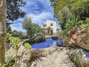 3 slaapkamer Villa te koop in Sayalonga