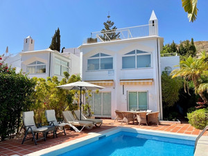 4 slaapkamer Villa te koop in Nerja