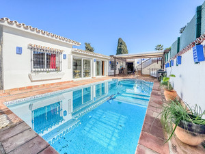 4 slaapkamer Villa te koop in Estepona