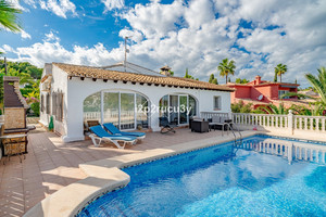 4 slaapkamer Villa te koop in Teulada