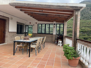 4 slaapkamer Villa te koop in Nerja