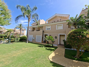 3 slaapkamer Rijtjeshuis te koop in Manilva