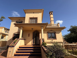 4 slaapkamer Villa te koop in Torremolinos