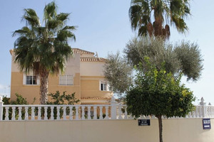 6 slaapkamer Villa te koop in Torrevieja
