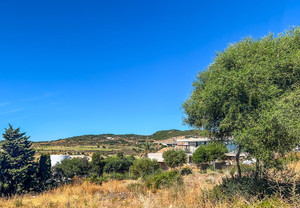 Grondstuk te koop in Estepona