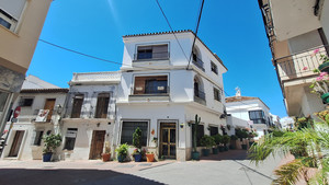5 slaapkamer Commercieel te koop in Estepona