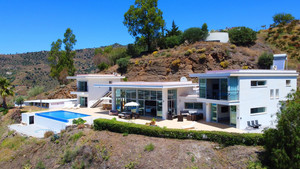 4 slaapkamer Villa te koop in Sayalonga