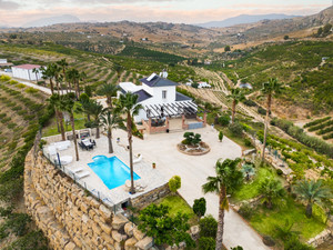 4 slaapkamer Villa te koop in Pizarra