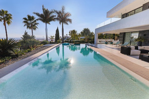 6 slaapkamer Villa te koop in Malaga