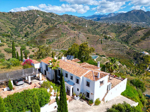 7 slaapkamer Villa te koop in Torrox