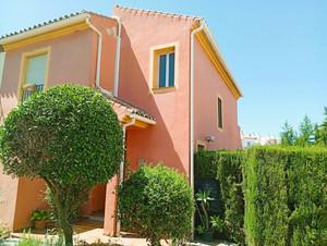 3 slaapkamer Villa te koop in Estepona