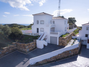 4 slaapkamer Villa te koop in Estepona