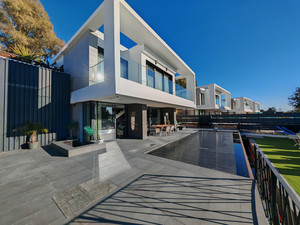 4 slaapkamer Villa te koop in Estepona