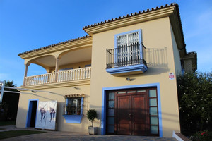3 slaapkamer Commercieel te koop in Estepona