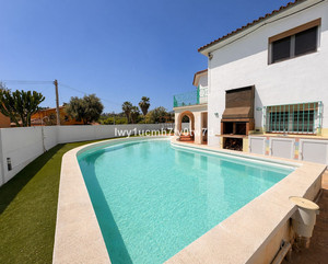 4 slaapkamer Villa te koop in Churriana