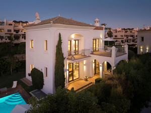 4 slaapkamer Villa te koop in Estepona