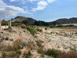 Grondstuk te koop in Finestrat