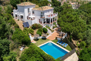 3 slaapkamer Villa te koop in Estepona