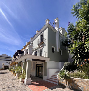 3 slaapkamer Rijtjeshuis te koop in Marbella