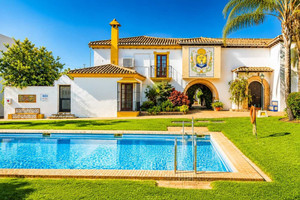 6 slaapkamer Villa te koop in Fuengirola