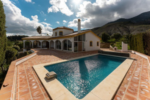 4 slaapkamer Villa te koop in Casarabonela