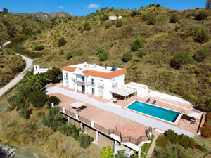 7 slaapkamer Villa te koop in Macharaviaya
