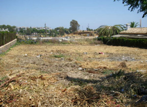 Grondstuk te koop in Estepona