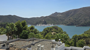 3 slaapkamer Rijtjeshuis te koop in Istan