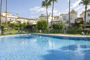 3 slaapkamer Rijtjeshuis te koop in Estepona