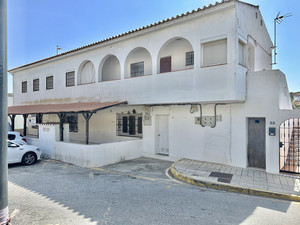 8 slaapkamer Commercieel te koop in Guadiaro