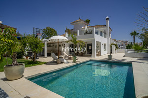 4 slaapkamer Villa te koop in Marbella