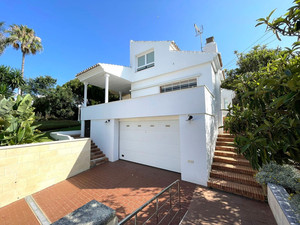 4 slaapkamer Villa te koop in Estepona