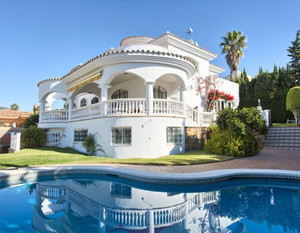 4 slaapkamer Villa te koop in Benalmadena