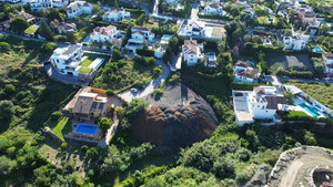 Grondstuk te koop in Benahavis