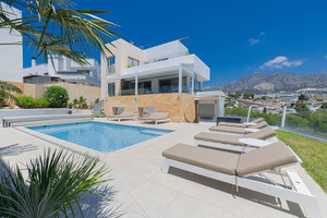 5 slaapkamer Villa te koop in Fuengirola