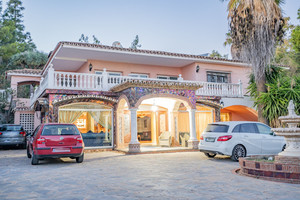 6 slaapkamer Villa te koop in Benalmadena