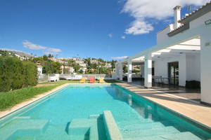 8 slaapkamer Villa te koop in Mijas